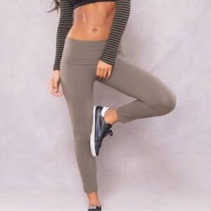 Hard tail dark grey leggings